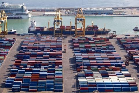 el tráfico de mercancías en los puertos de interés general aumentó un 3,5% hasta mayo.